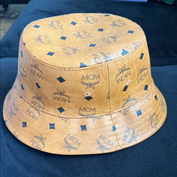 Vintage MCM Cognac Bucket Hat with Black Logo - Picture 5 of 10